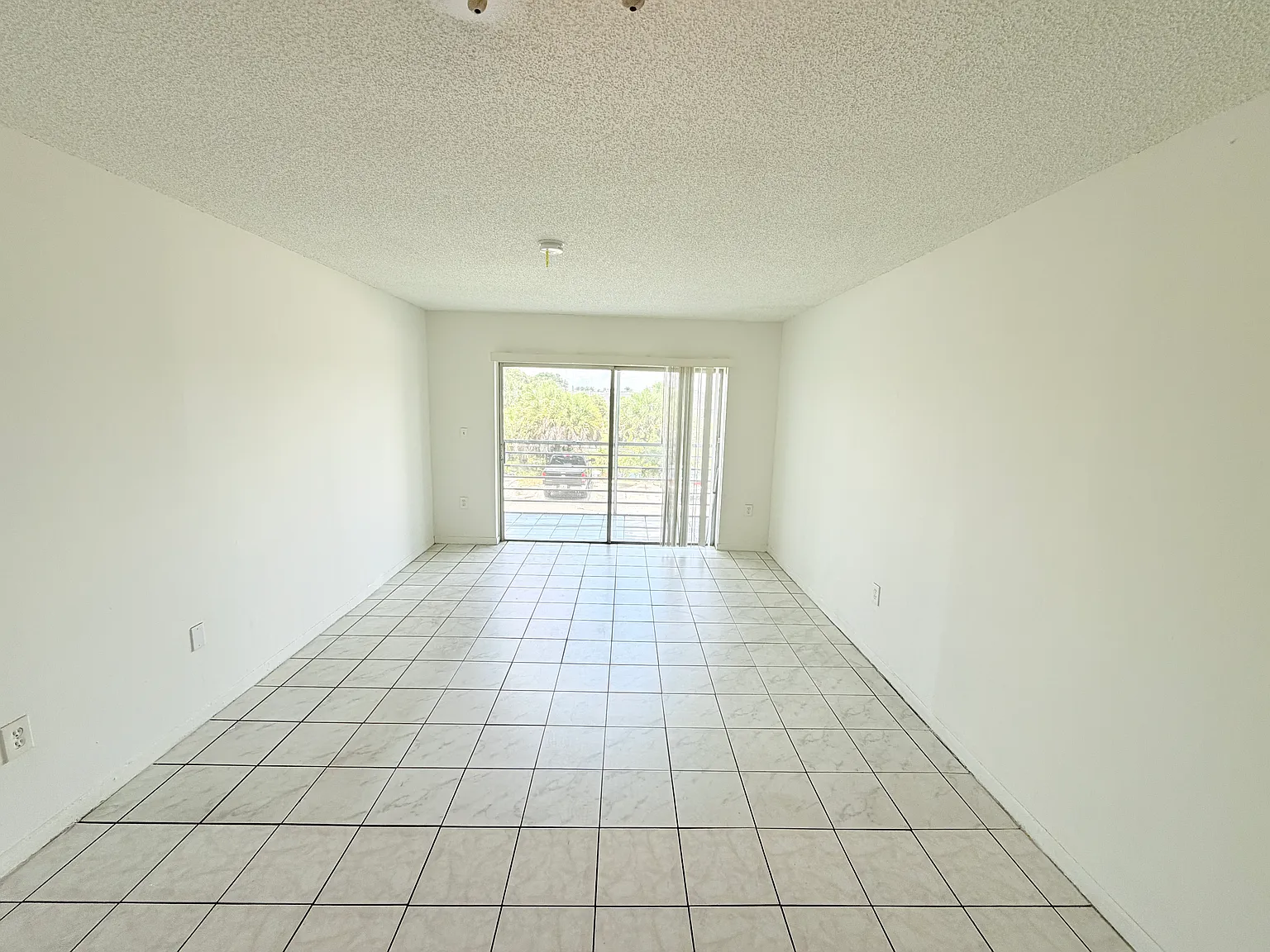 1 bed, 800 sqft, $1,425 — Photo 2