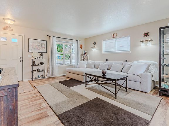 4th image of 61055 Borden Dr