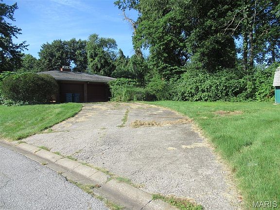 2nd image of 2312 Gillis St