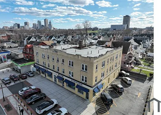 1 bed, 600 sqft, $1,500 — Photo 3