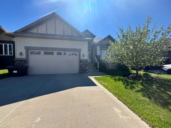 29 W Emily Cres, Lacombe, AB T4L 0A5