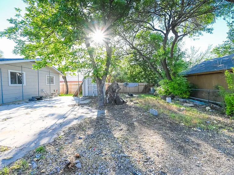6038 Sandwick Dr — Photo 19