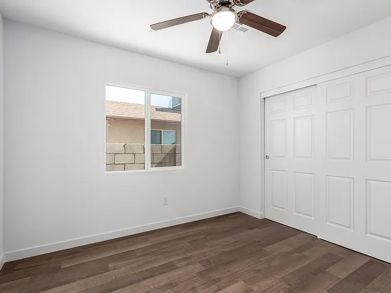 9155 W Adams St — Photo 7