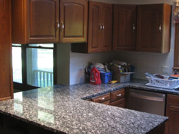 4th image of 2845 S Park Dr #1