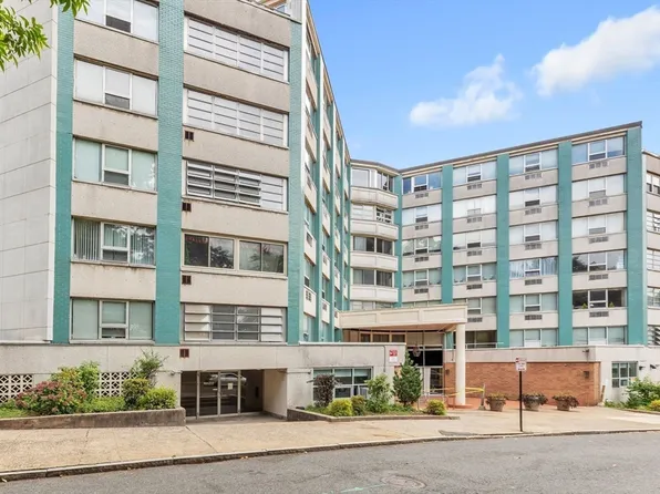 101 Mulberry St APT 518, Springfield, MA 01105