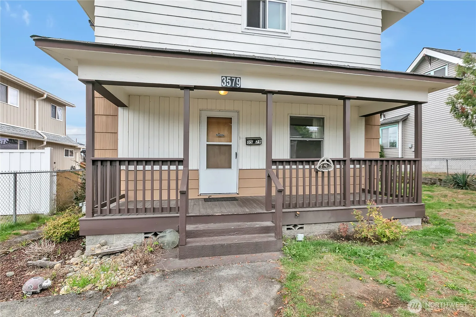 3579 E Howe Street photo 1