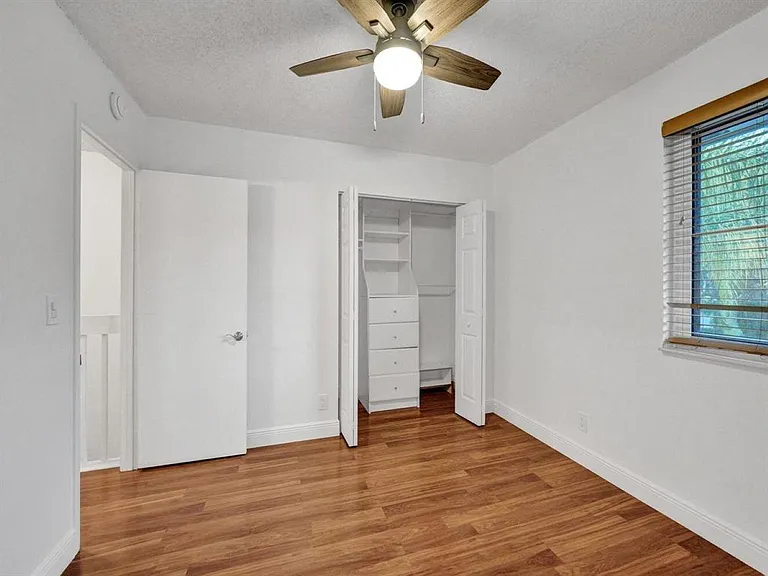 9845 Riverside Dr #8-28 — Photo 15