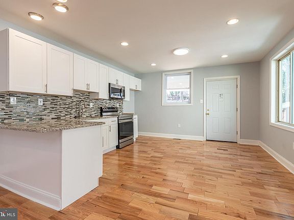 5th image of 712 Yeadon Ave