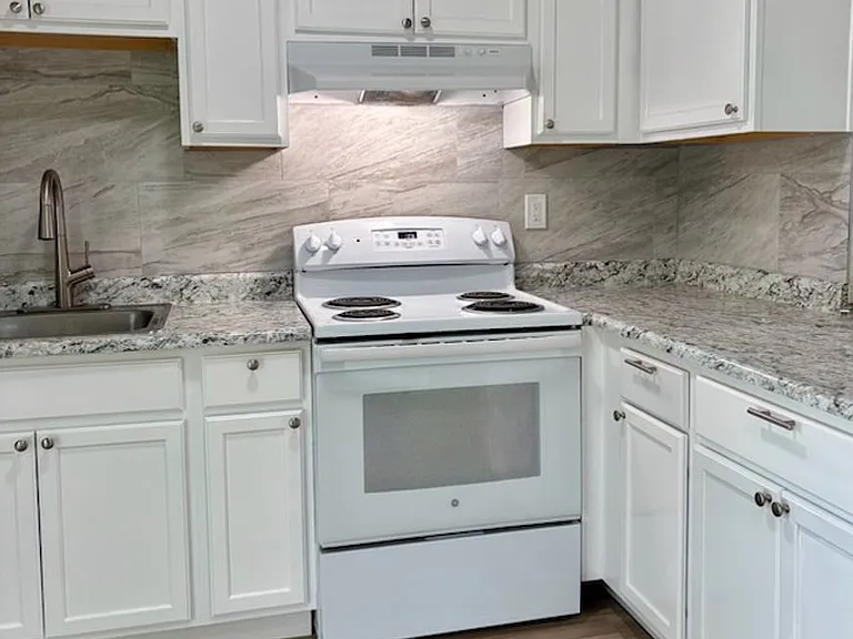 R1257 SW Plummer Ave — Photo 14