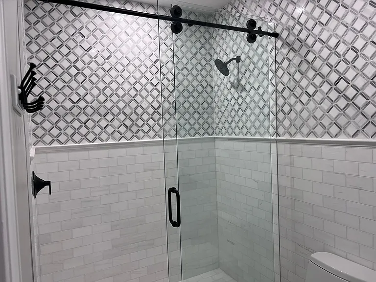 King Private Bathroom Shower