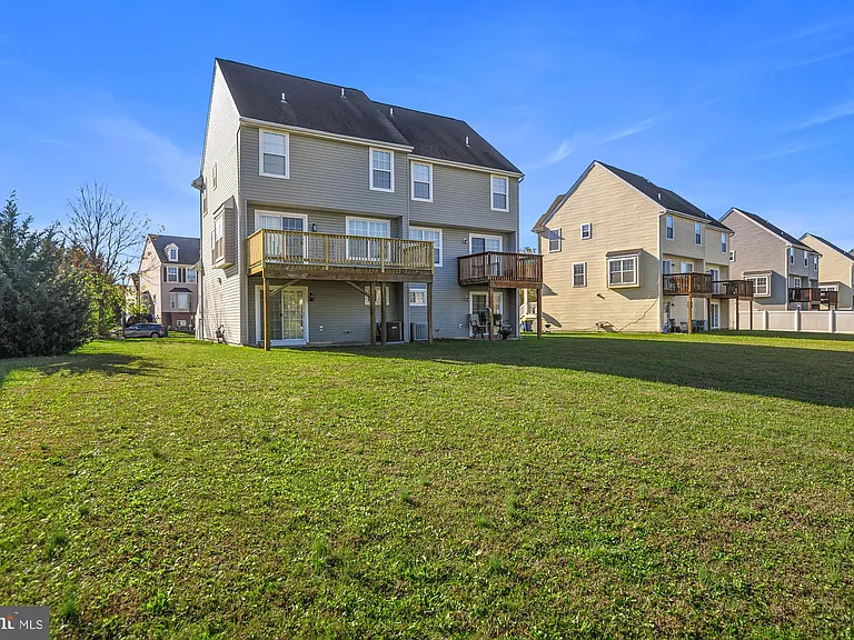 311 Paradee Dr — Photo 2