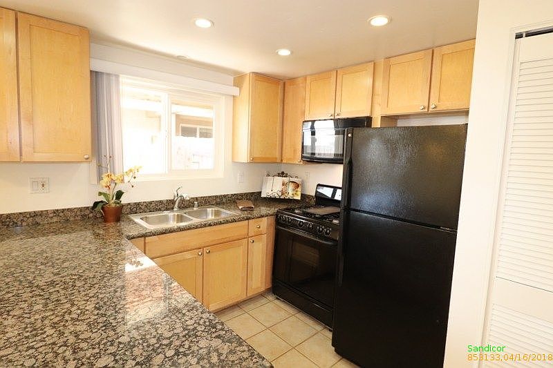 1st image of 966 N Mollison Ave