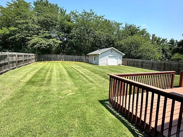 641 W Grayrock Dr — Photo 2