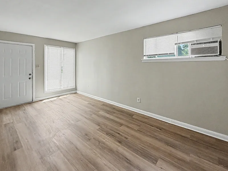 2 bed, 1.0 bath, 700 sqft, $675 — Photo 3
