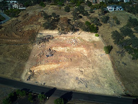 2nd image of 3115 Vista Le Fonti