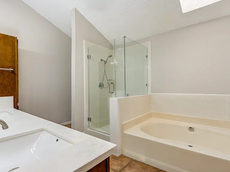 8418 Mosshang Ct — Photo 10
