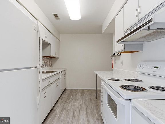 3rd image of 305 Cypress Point Cir #A