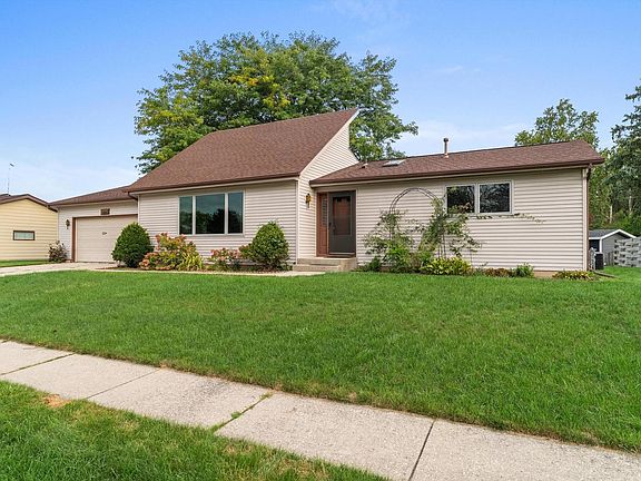 3rd image of 1378 Irving CIRCLE