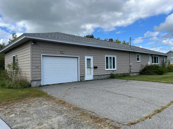 21 Savage Street, Fairfield, ME 04937