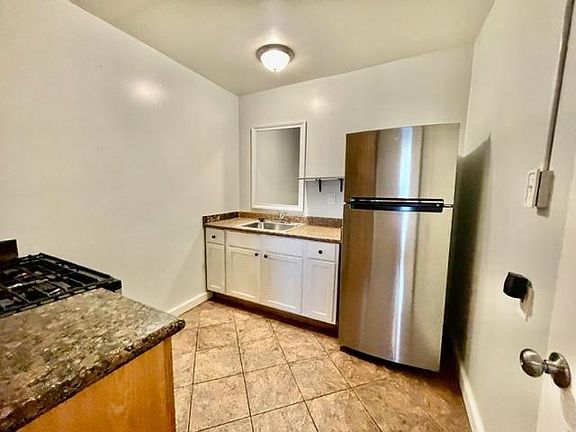 5th image of 3100 Edison Way #2