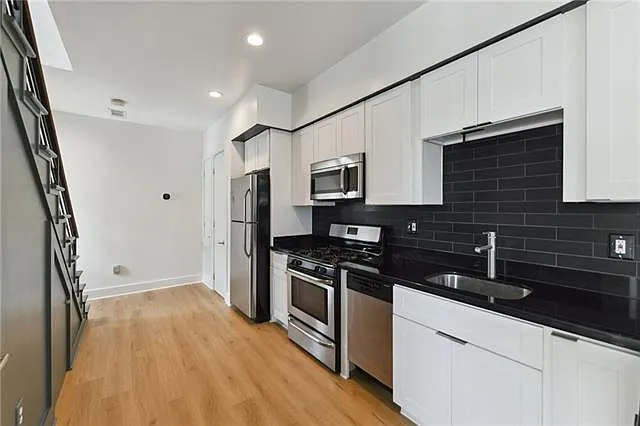 600 S Cortez St — Photo 8