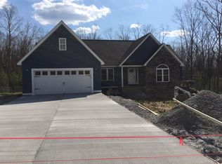 151 Driftwood Dr, Shady Spring, WV 25918