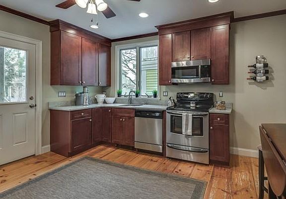 3rd image of 5 Daniels Street Ct #1