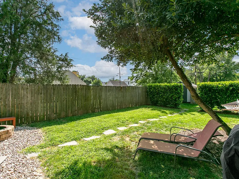 1112 Logan St — Photo 22