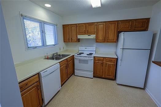 2nd image of 129 Barkentine Ct