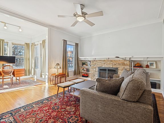 5th image of 6513 N Bosworth Ave APT 2