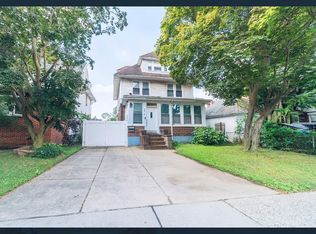 15216 Roosevelt Ave, Flushing, NY 11354