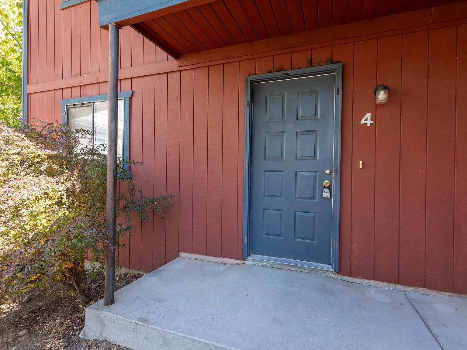 2 bed, 700 sqft, $950 — Photo 1