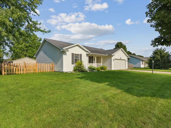 705 Meadowsweet Dr, Saint Joseph, IL 61873