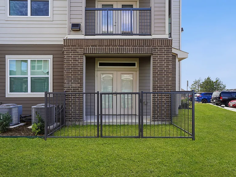 The Breckyn apartments community photo