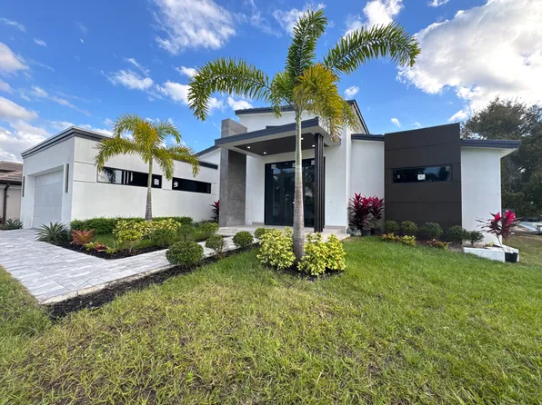 1882 Coral Point Dr, Cape Coral, FL 33990