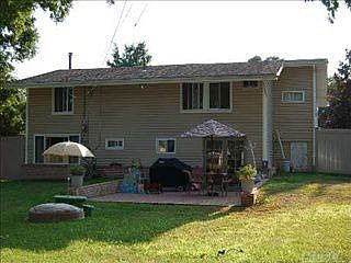 1st image of 11 Scotch Pine Dr