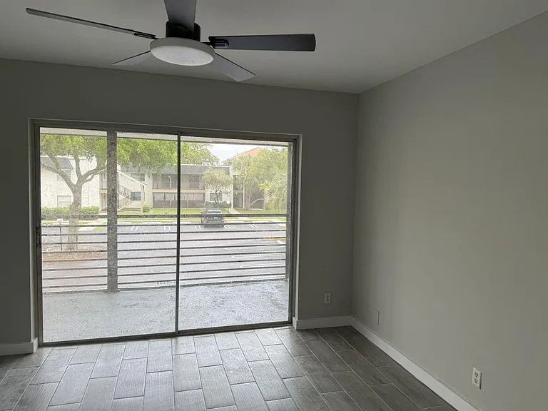 2810 Riverside Dr #201-4 — Photo 8