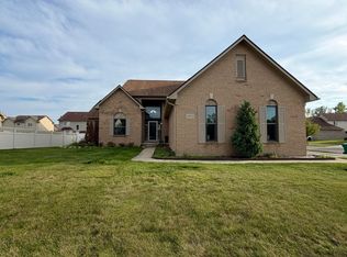 19713 Sexton St, Rockwood, MI 48173