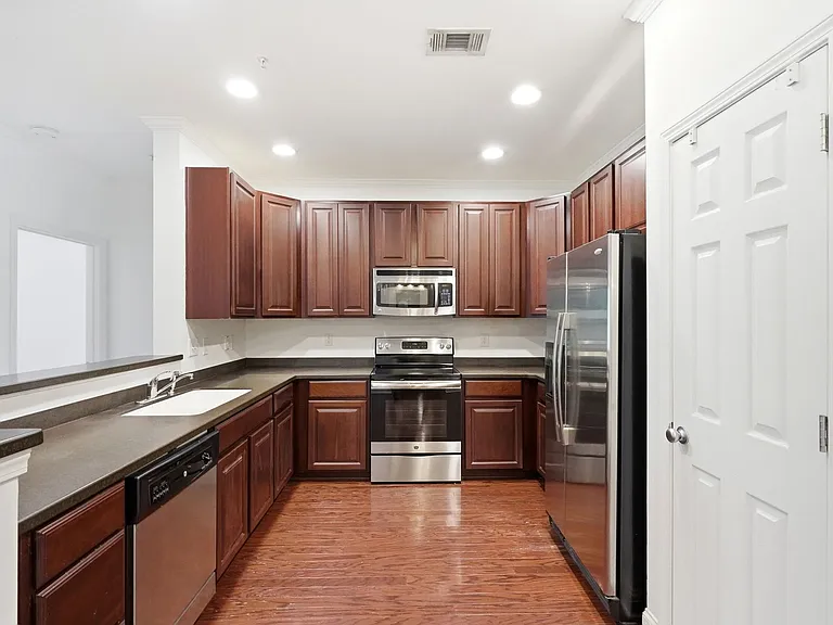 1000 E Woodlawn Rd #216 — Photo 12