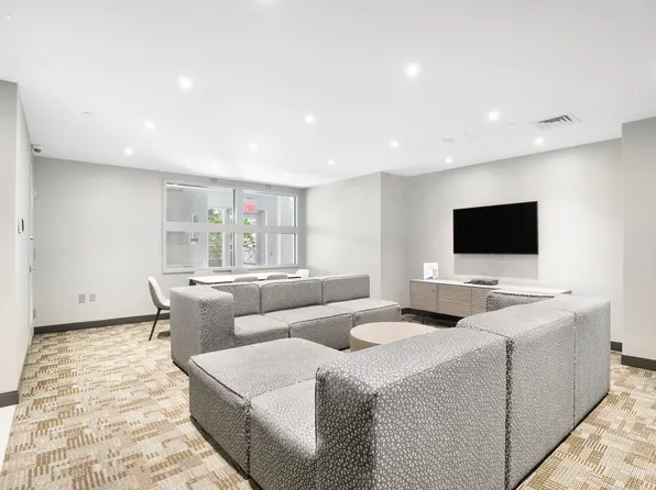 100 Jay Street image 8 of 9