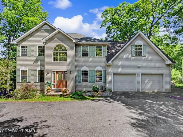 121 Brandyshire Dr, Tamiment, PA 18371