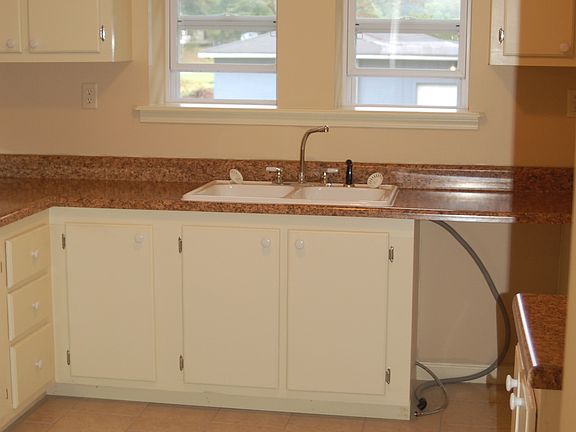 Kitchen w/Porcelien Sink