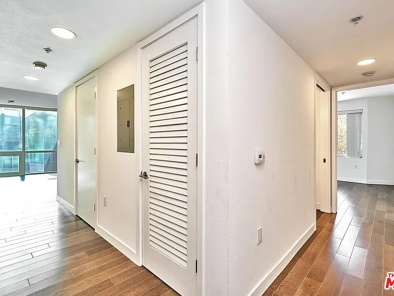 901 S Flower St #500 — Photo 14