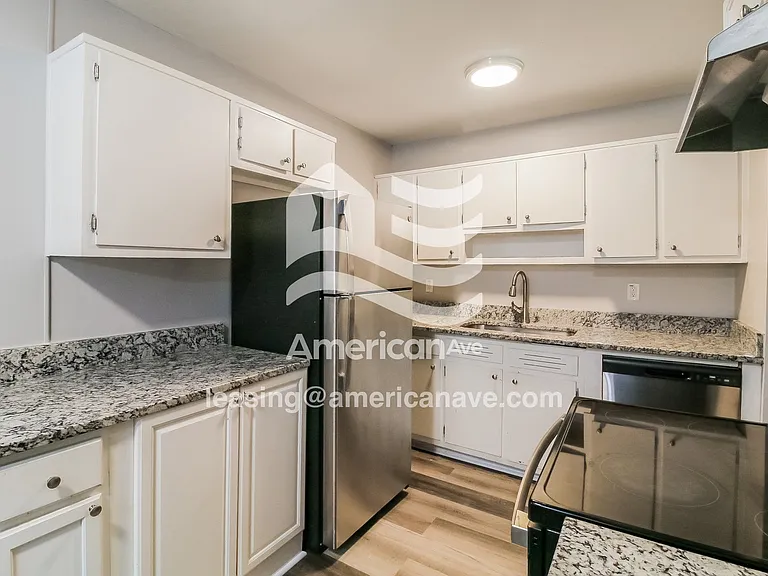 599687_007_wm_-_kitchen_13526943.jpg