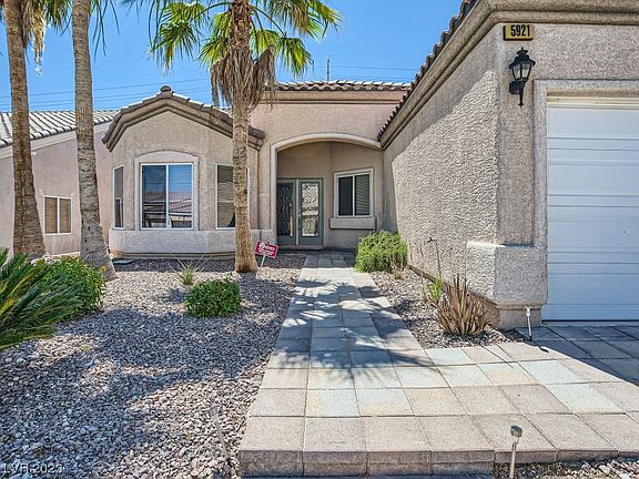 3rd image of 5921 Aqua Verde St