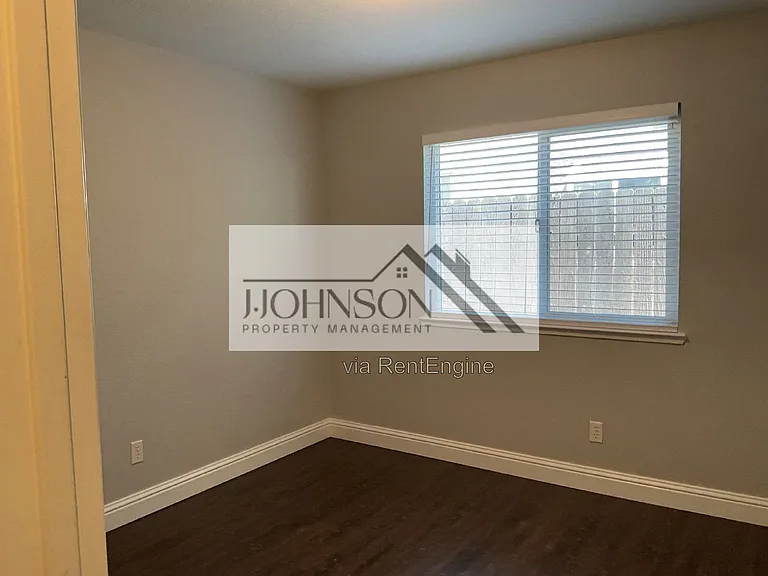 15136 Cambridge Dr — Photo 14