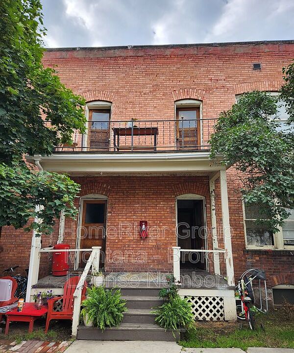 1st image of 536 S 3rd St W