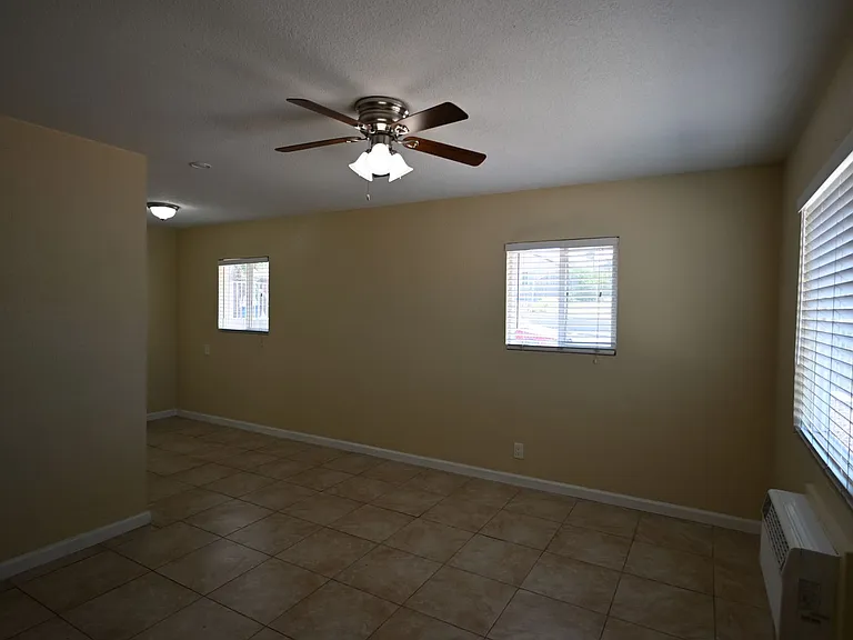 320 N 16th St #1 — Photo 7