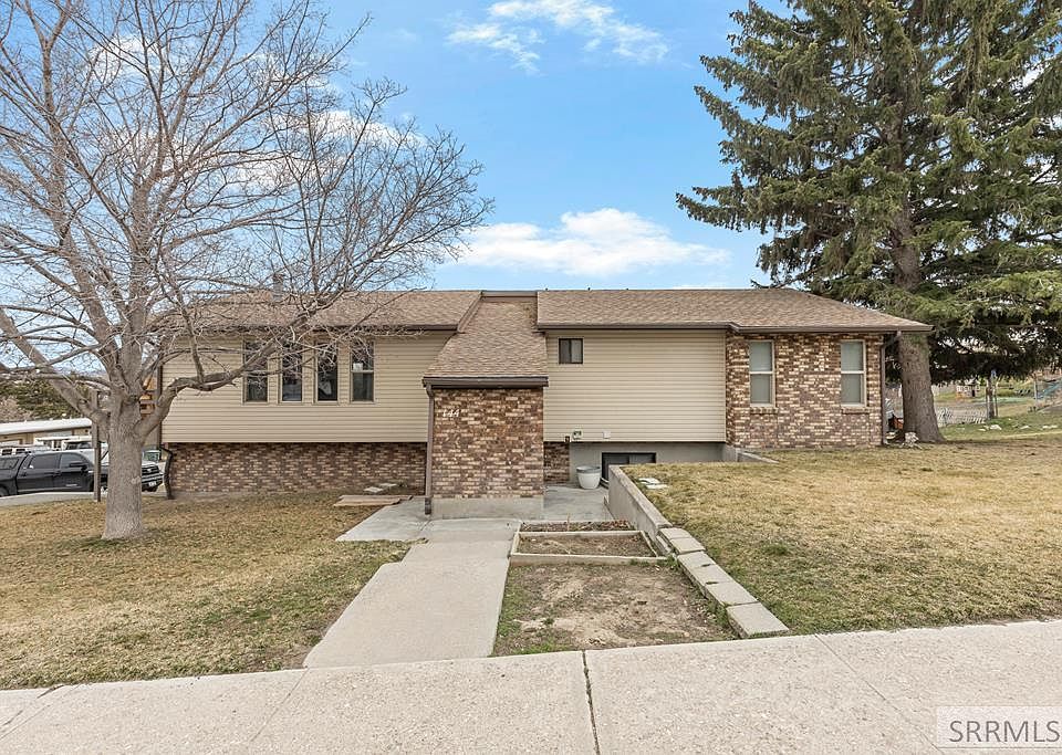 1st image of 144 Oasis Dr