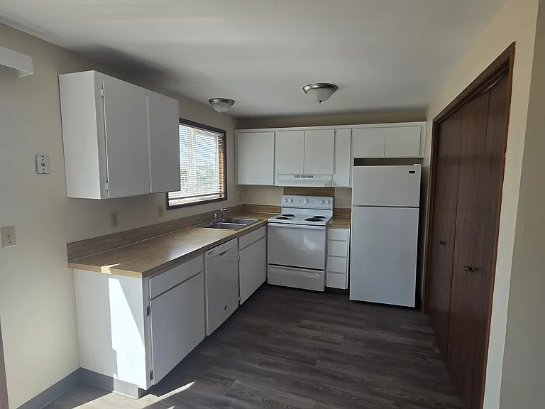 615 N Main St — Photo 4